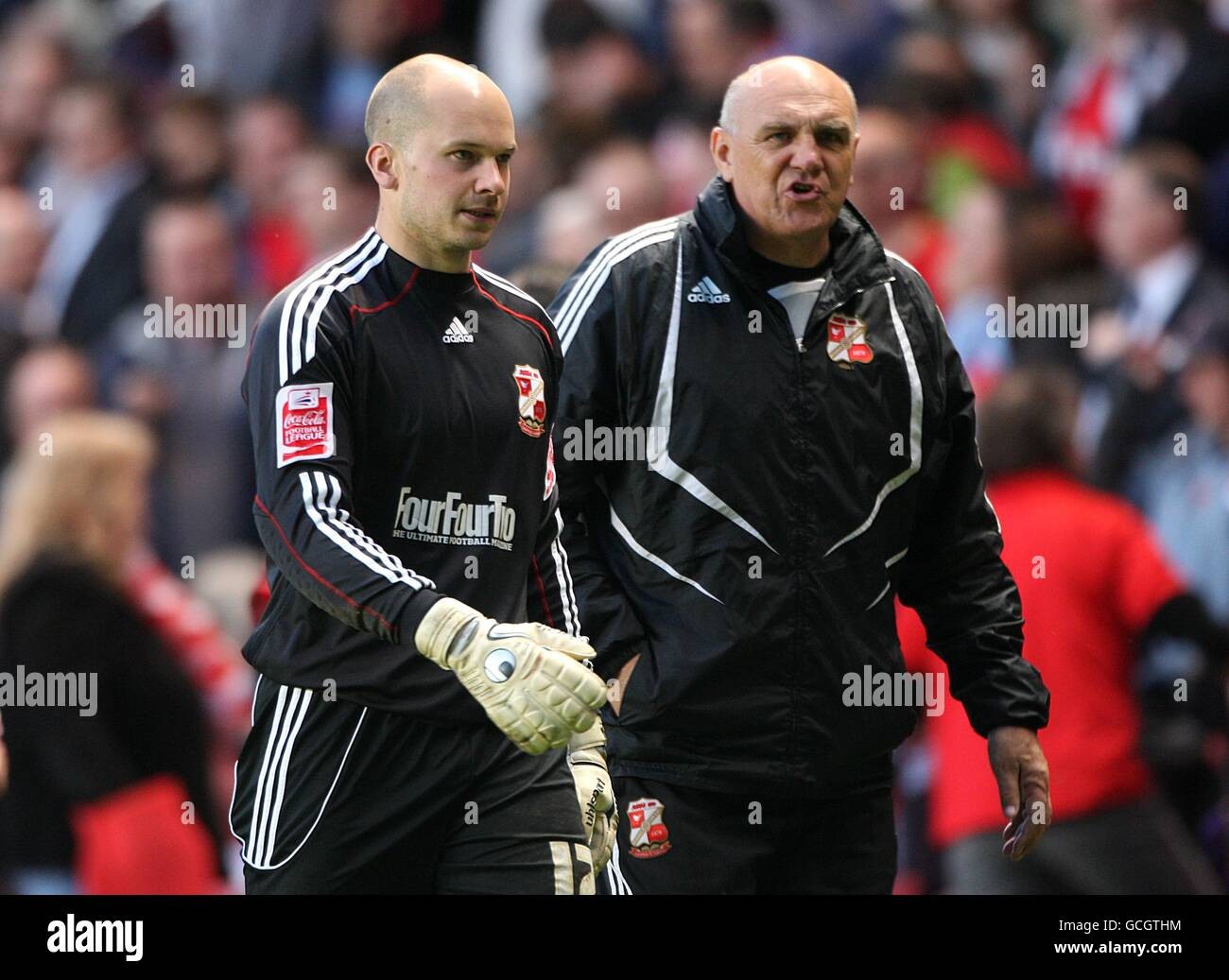 Swindon Town 2009-10 GK 1 Kit