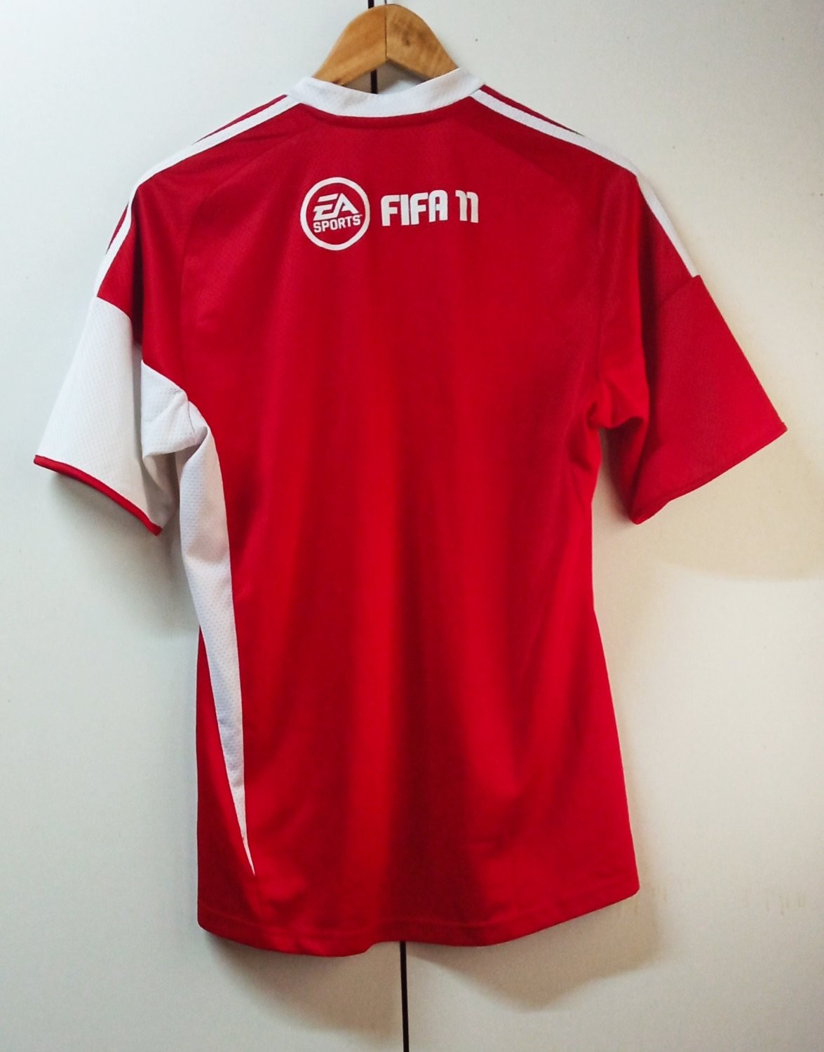 Swindon Town 2010-11 Home Kit