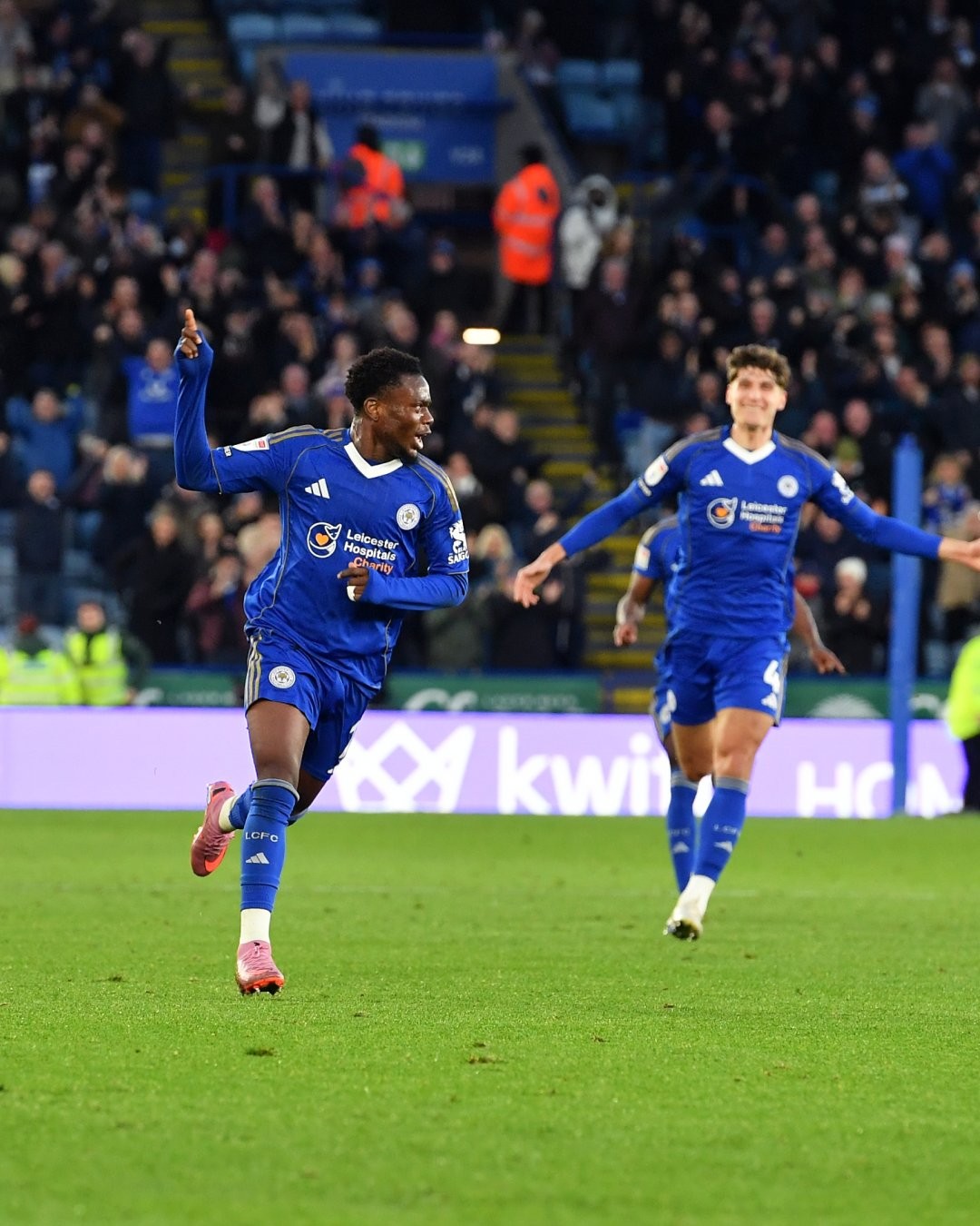 Leicester City 2025-26 Home V4 Kit