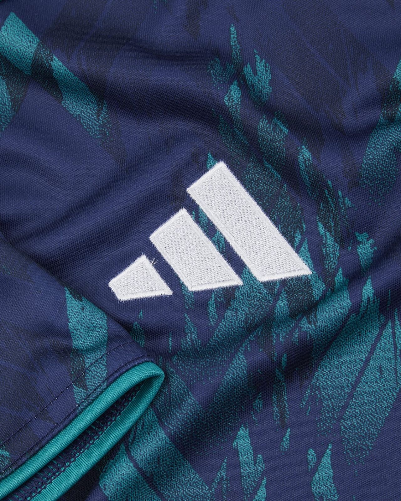 Leicester City 2025-26 Away V2 Kit