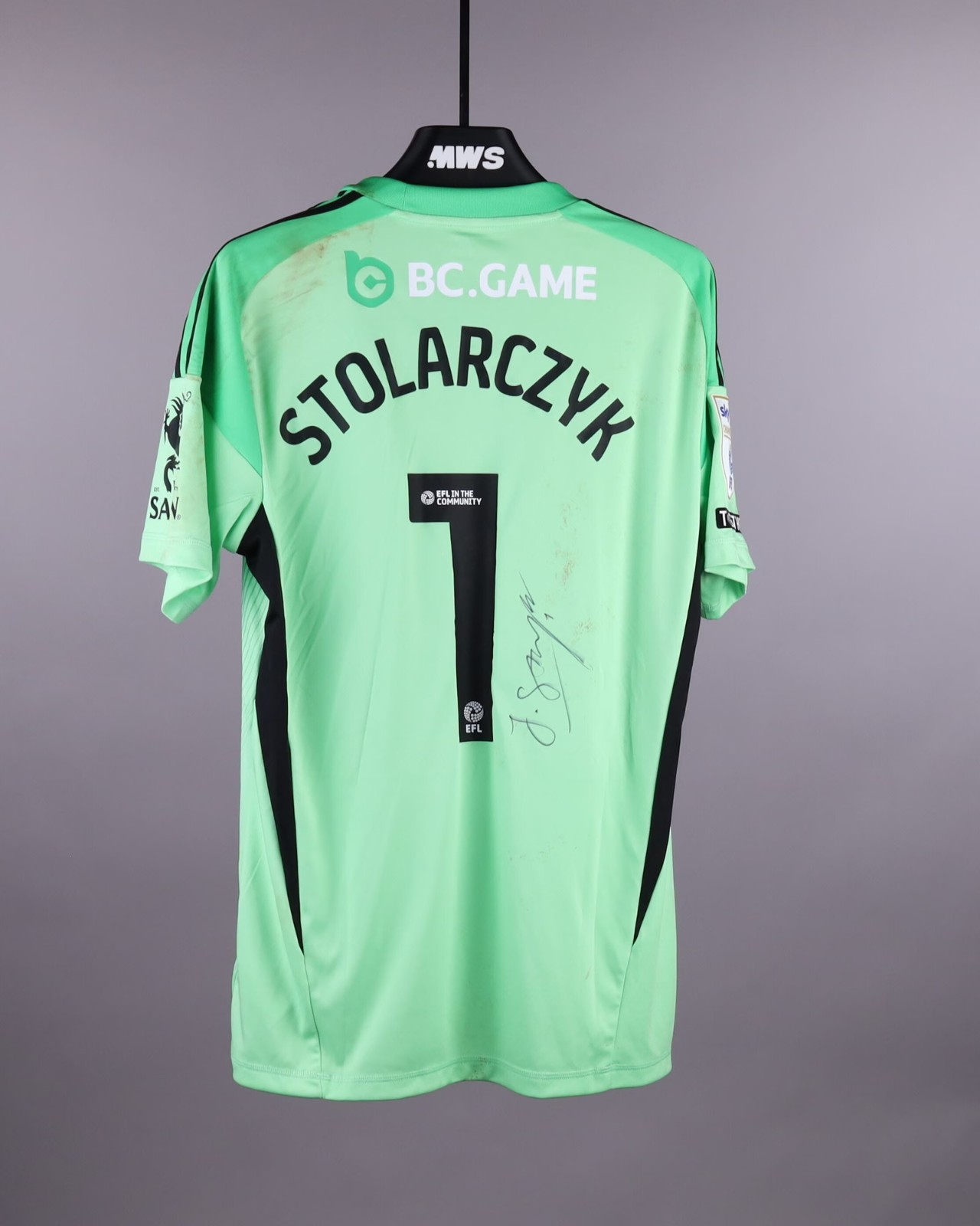 Leicester City 2025-26 GK Home V2 Kit