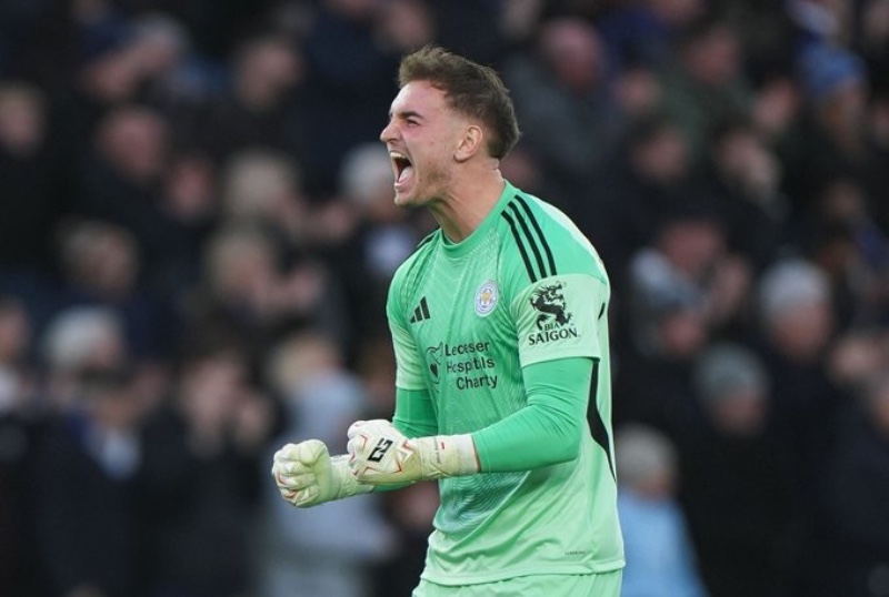 Leicester City 2025-26 GK Home V2 Kit