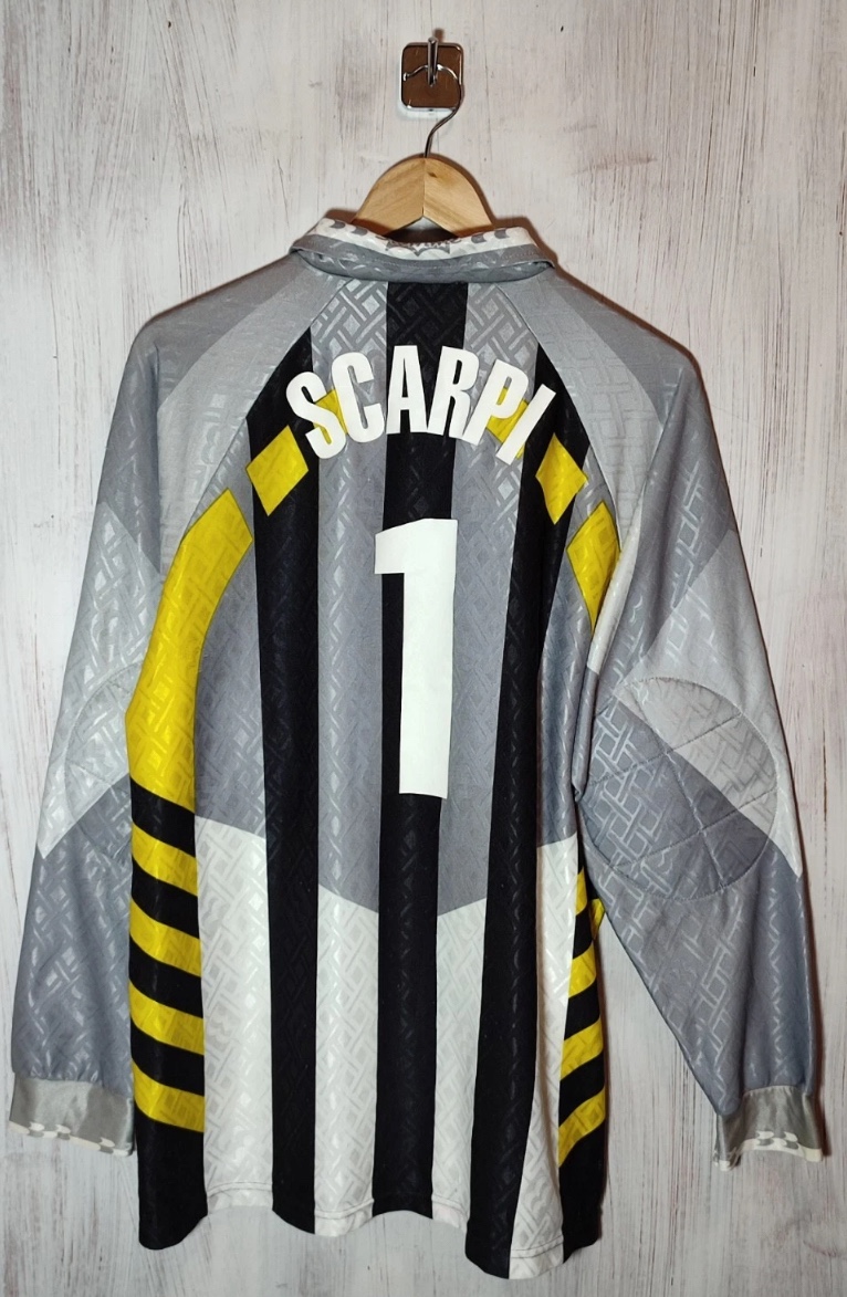 Cagliari Calcio 1998-99 GK Kit