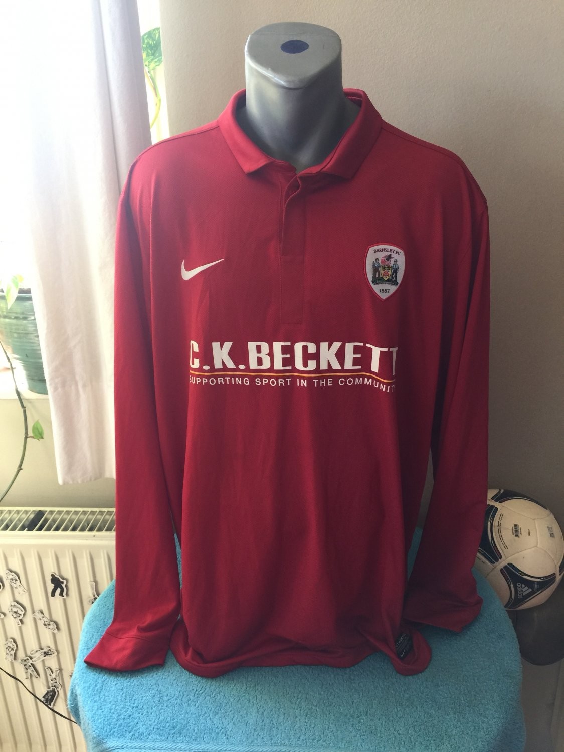 Barnsley FC 2011-12 Home Kit