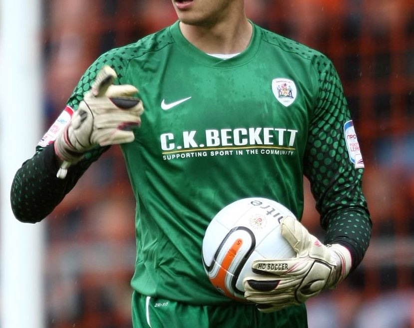 Barnsley FC 2011-12 GK 1 Kit