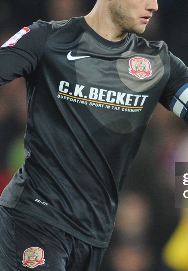 Barnsley FC 2013-14 GK 2 Kit