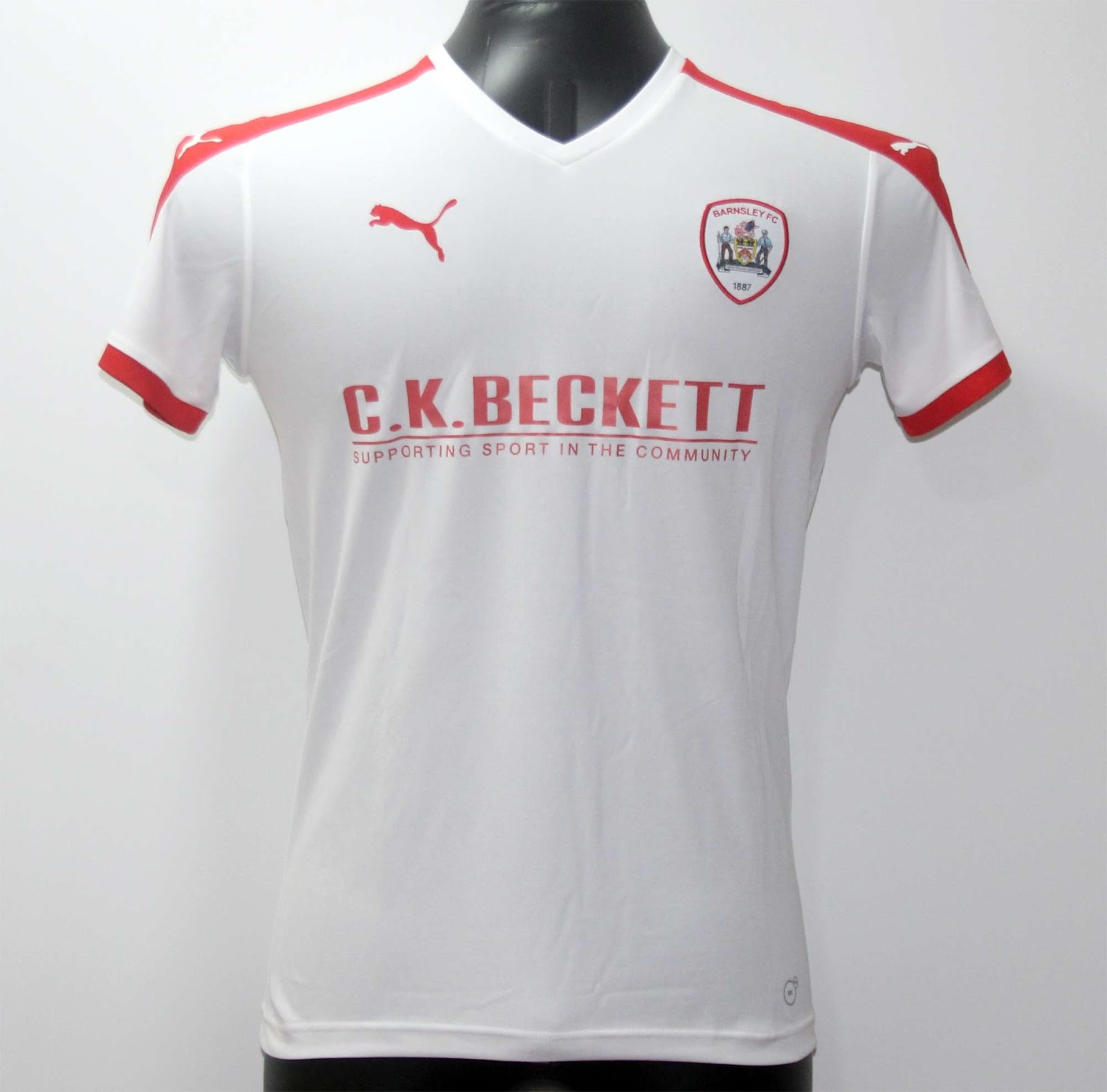 Barnsley FC 2016-17 Third Kit