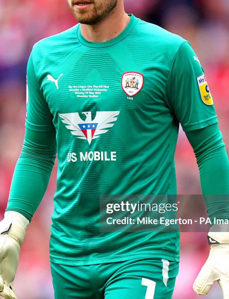 Barnsley FC 2022-23 EFL League One Play-Off Final GK Kit