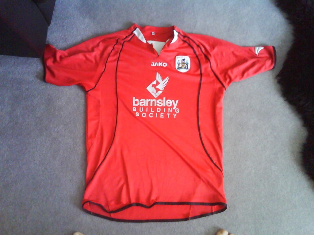 Barnsley FC 2005-06 Home Kit