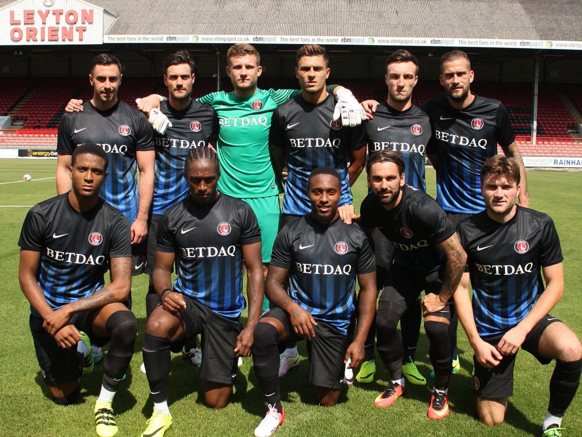 Charlton Athletic 2016-17 GK 1 Kit