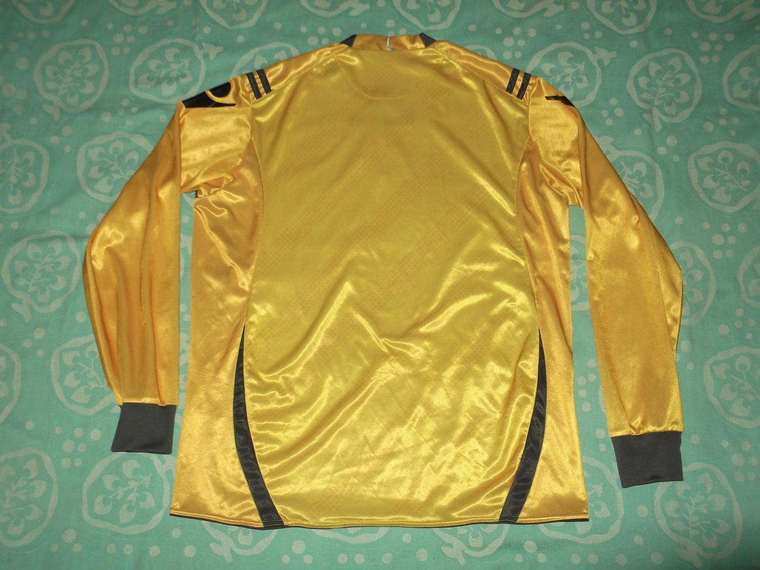 Charlton Athletic 2010-11 GK 2 Kit