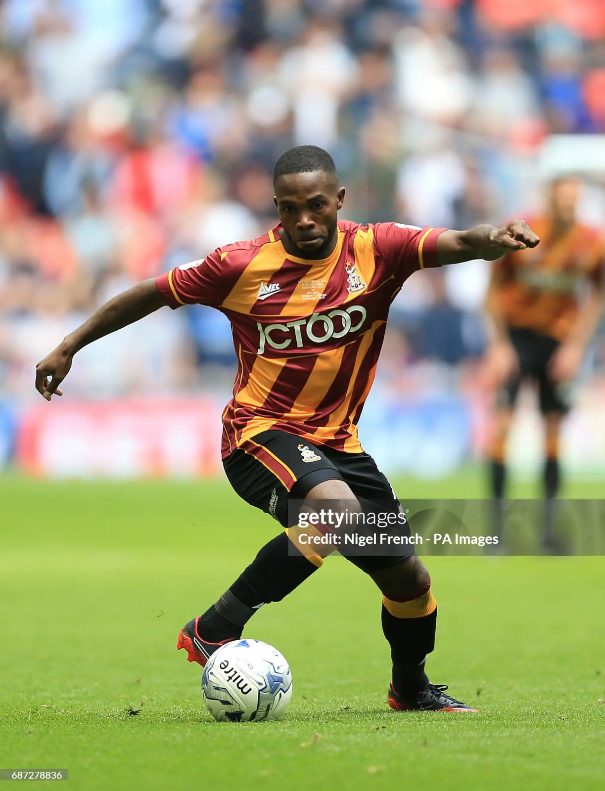 Bradford City 2016-17 EFL League One Play-Off Final Kit