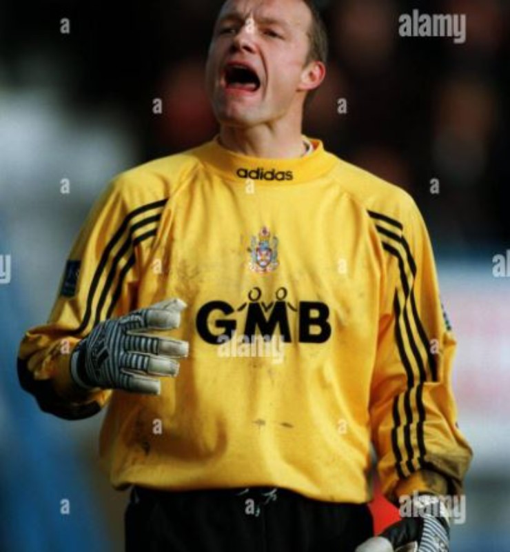Fulham FC 1997-98 GK 1 Kit