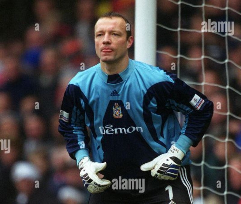 Fulham FC 2000-01 GK 2 Kit