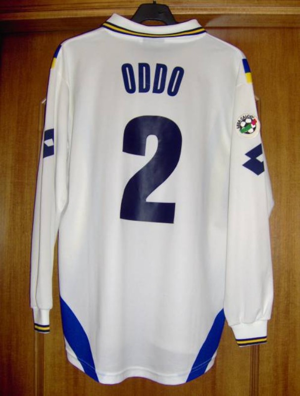 Hellas Verona 2000-01 Away Kit