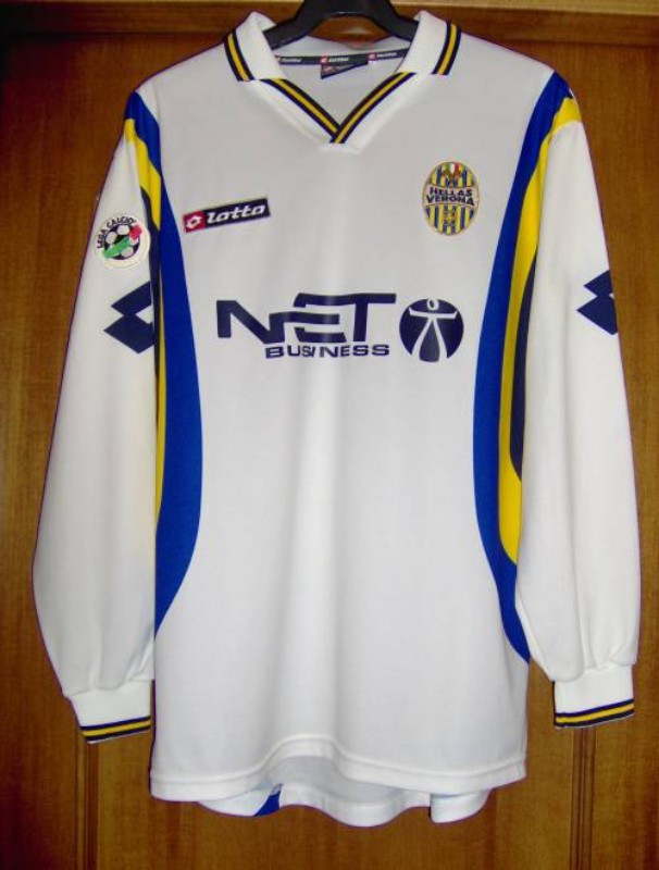 Hellas Verona 2000-01 Away Kit