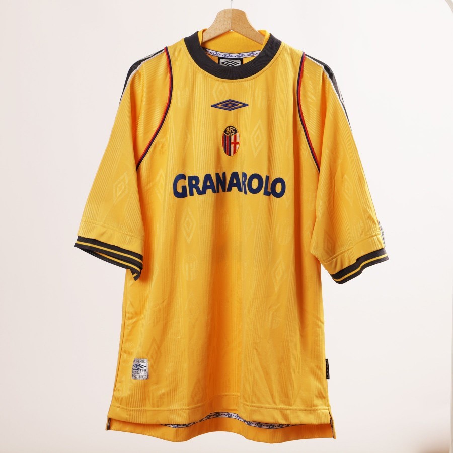 Bologna FC 2000-01 Third Kit
