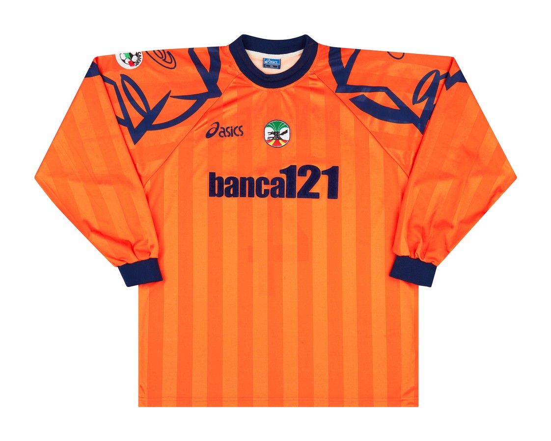 US Lecce 2000-01 Fourth Kit