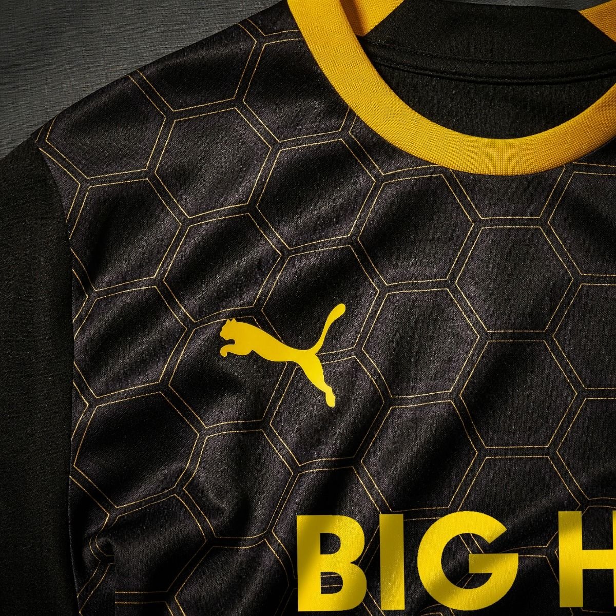 Wigan Athletic 2022-23 Away Kit