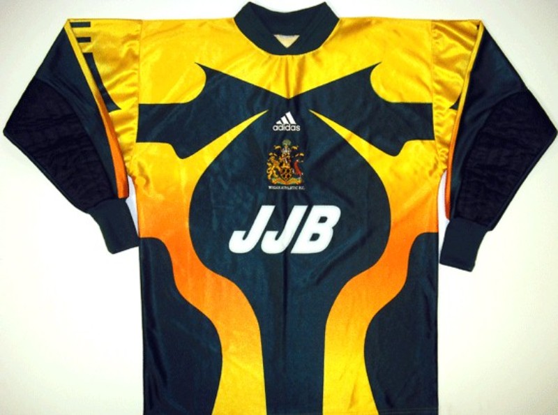 Wigan Athletic 1998-99 GK 2 Kit