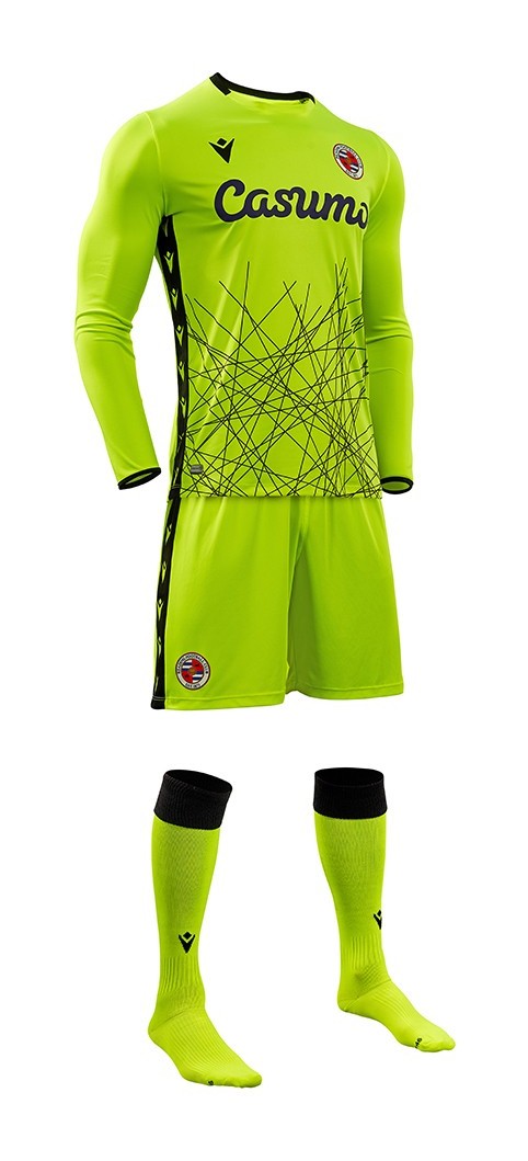 Reading 2020-21 GK 1 Kit