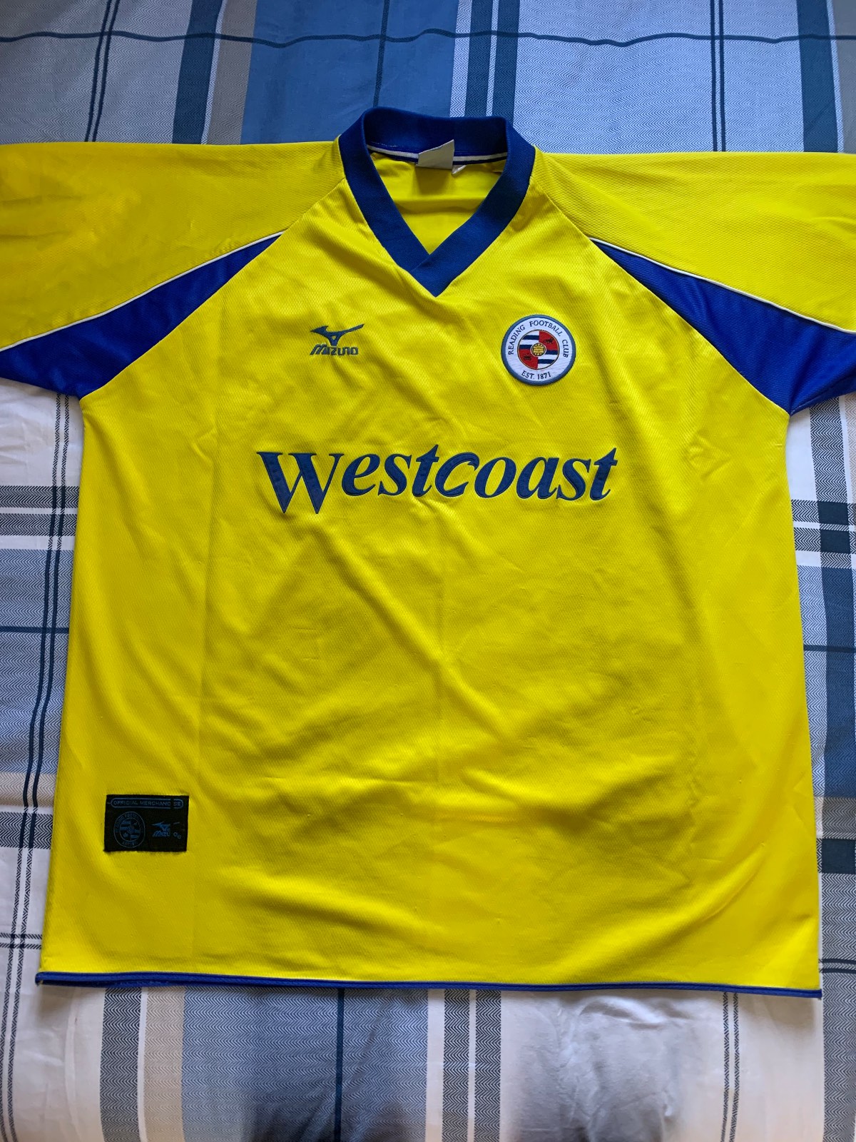 Reading 2000-01 Away Kit