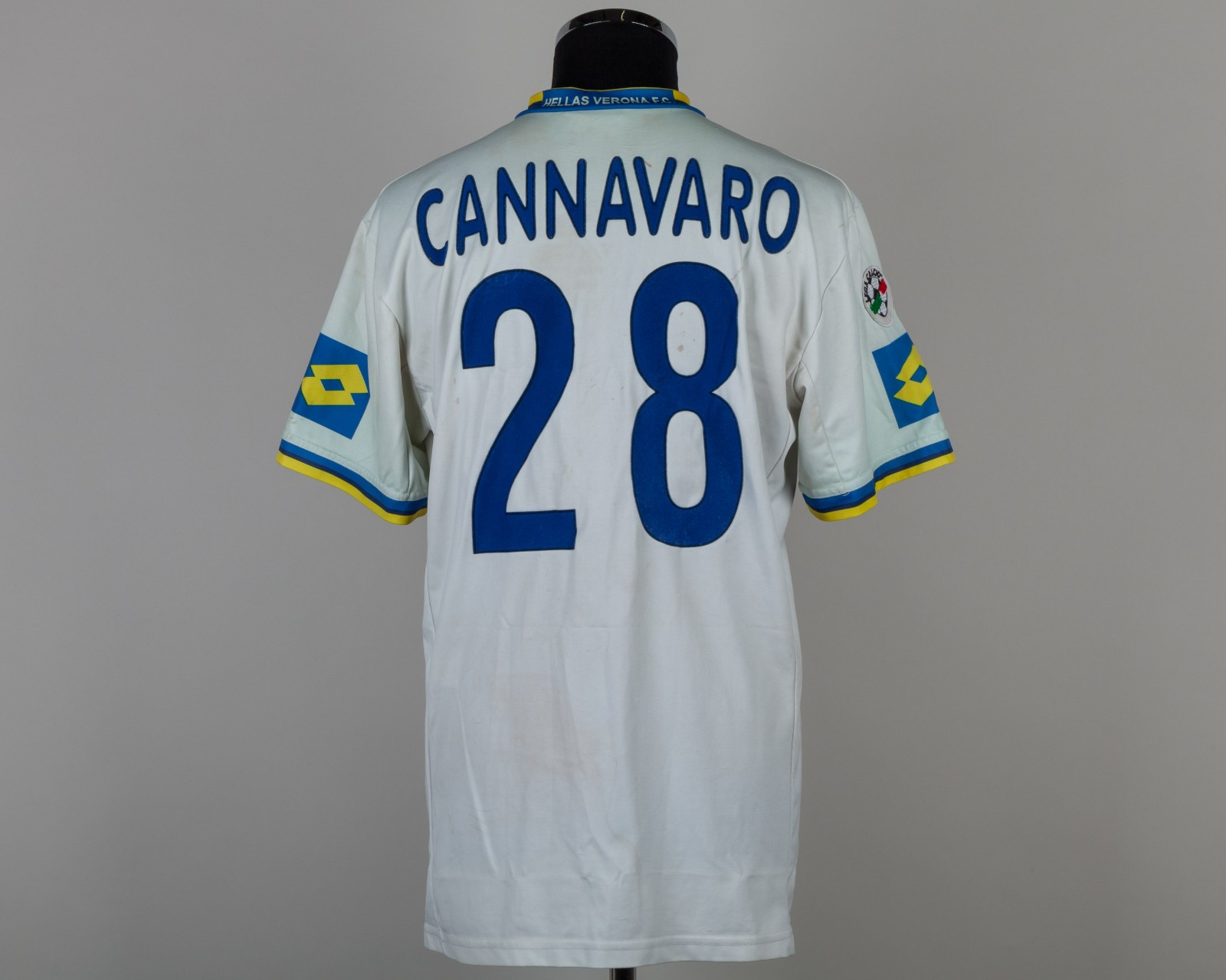 Hellas Verona 2001-02 Away Kit