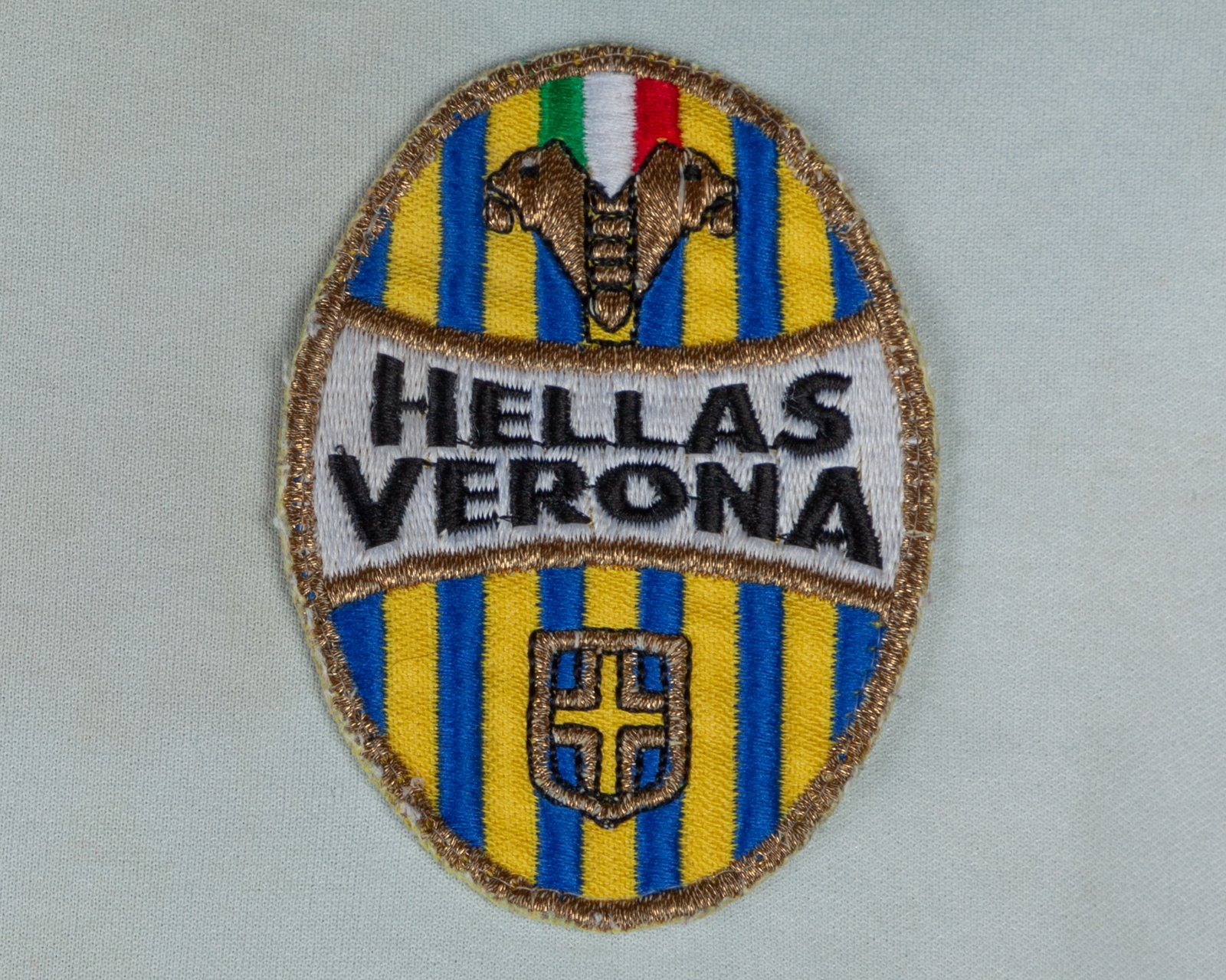 Hellas Verona 2001-02 Away Kit