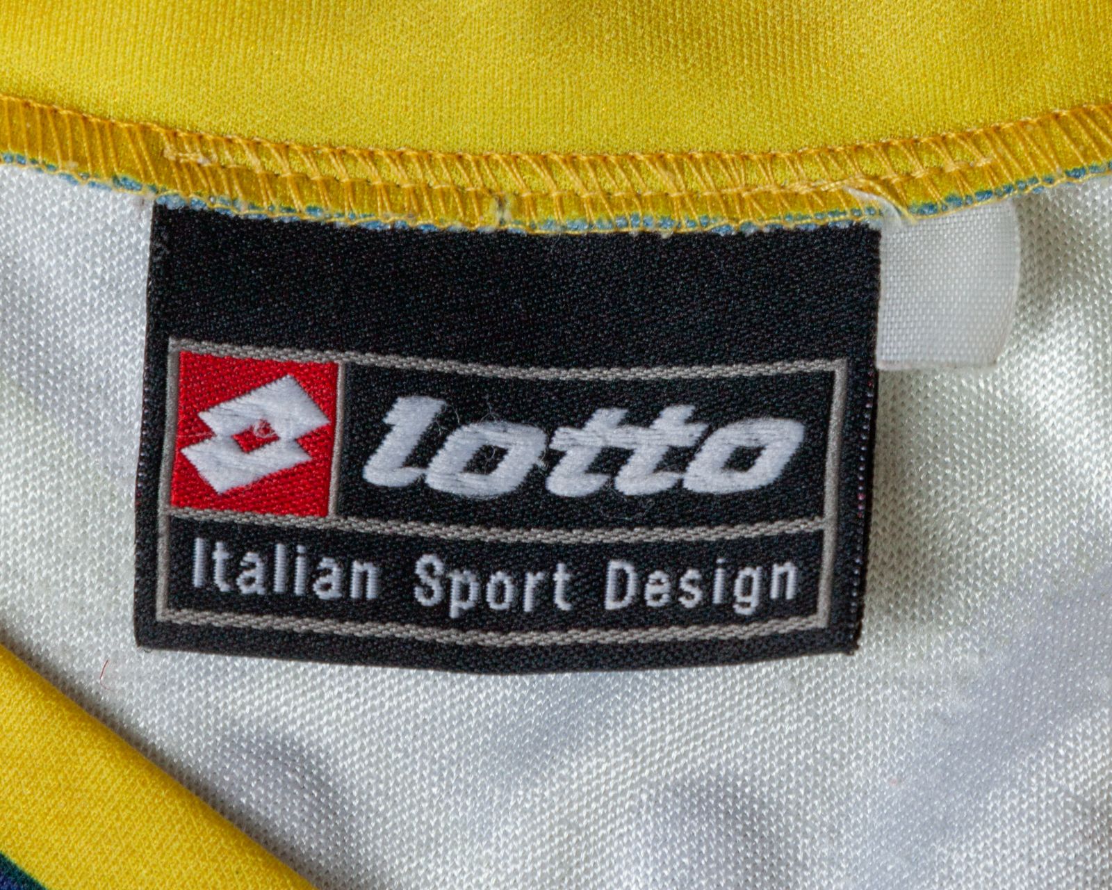 Hellas Verona 2001-02 Away Kit