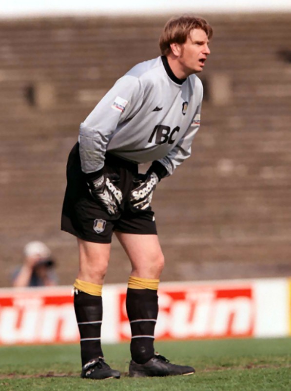 Hull City AFC 2000-01 GK 1 Kit