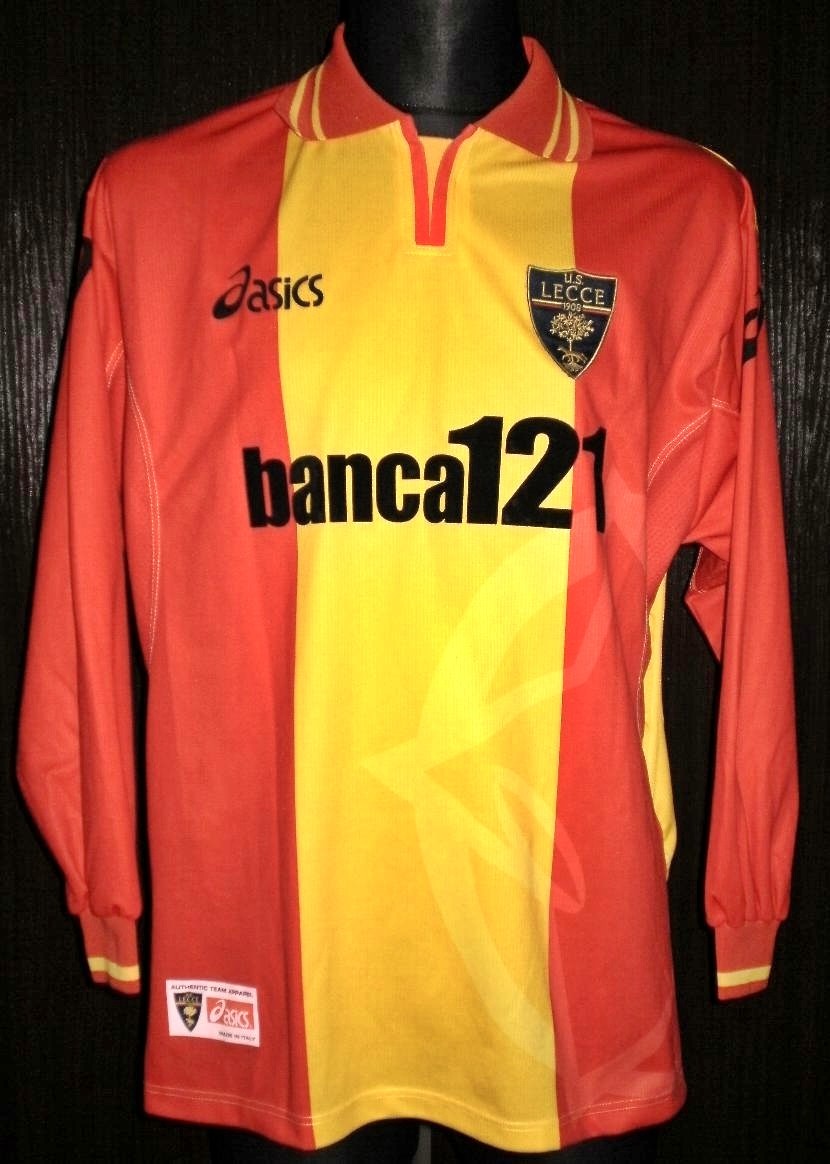US Lecce 2001-02 Home Kit
