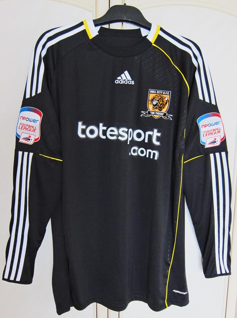 Hull City AFC 2010-11 GK 1 Kit