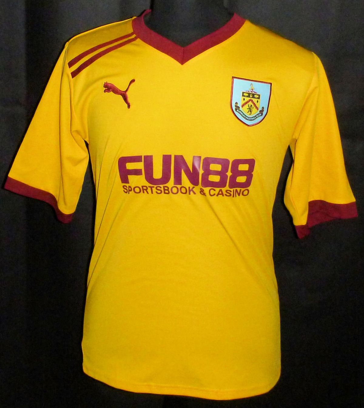 Burnley FC 2011-12 Away Kit
