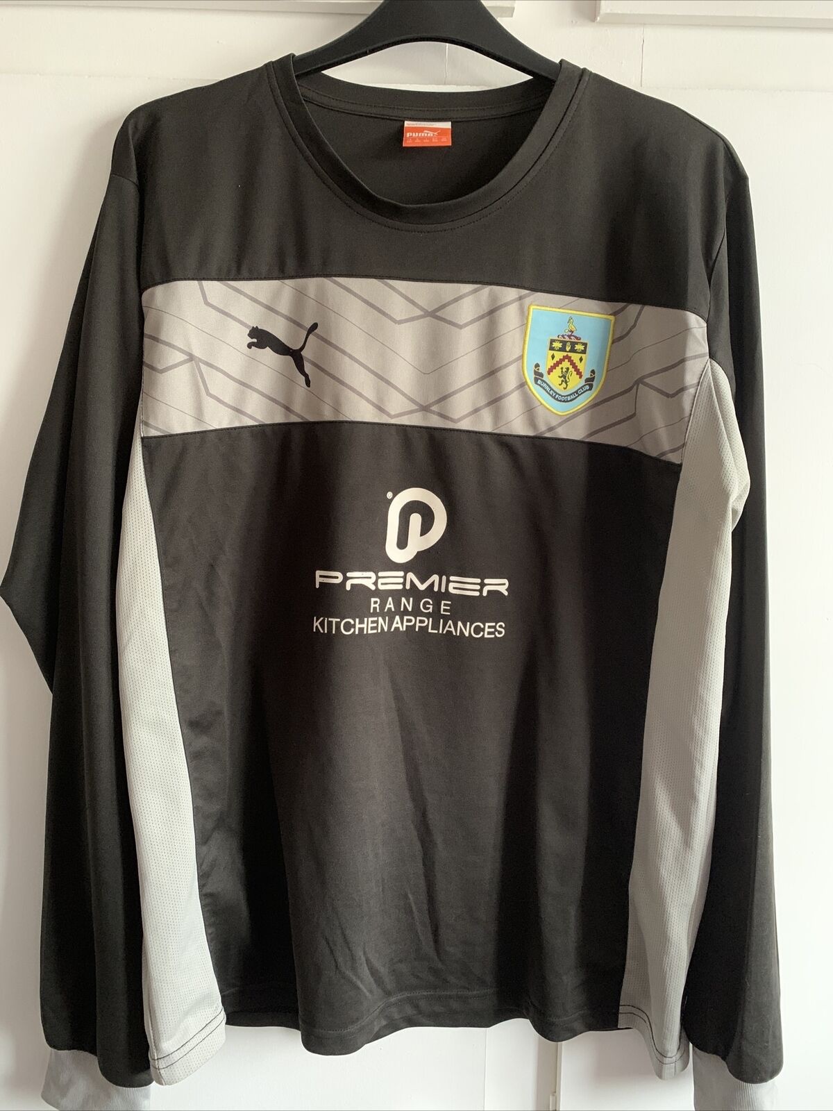 Burnley FC 2012-13 GK 1 Kit