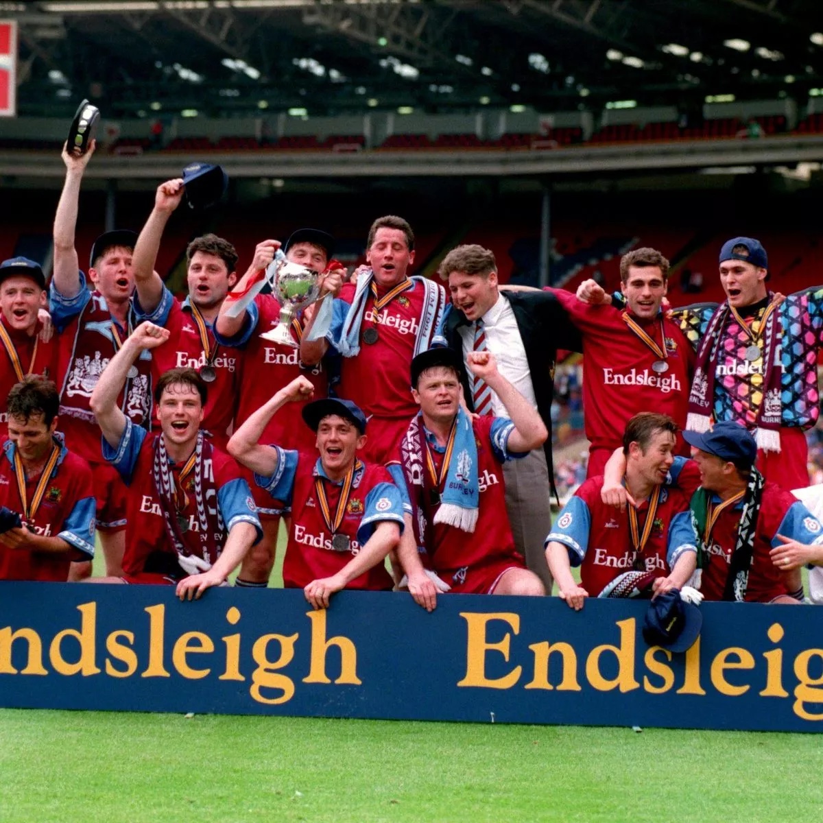 Burnley FC 1993-94 GK 1 Kit