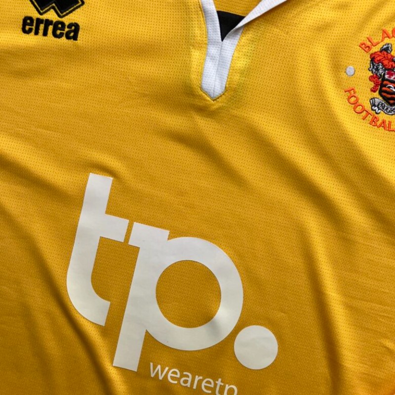 Blackpool 2016-17 GK 1 Kit