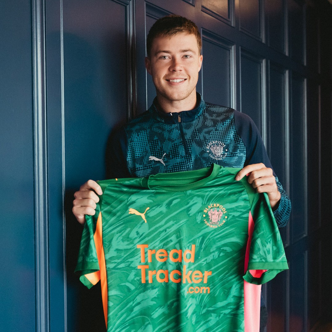 Blackpool 2025-26 GK 1 Kit