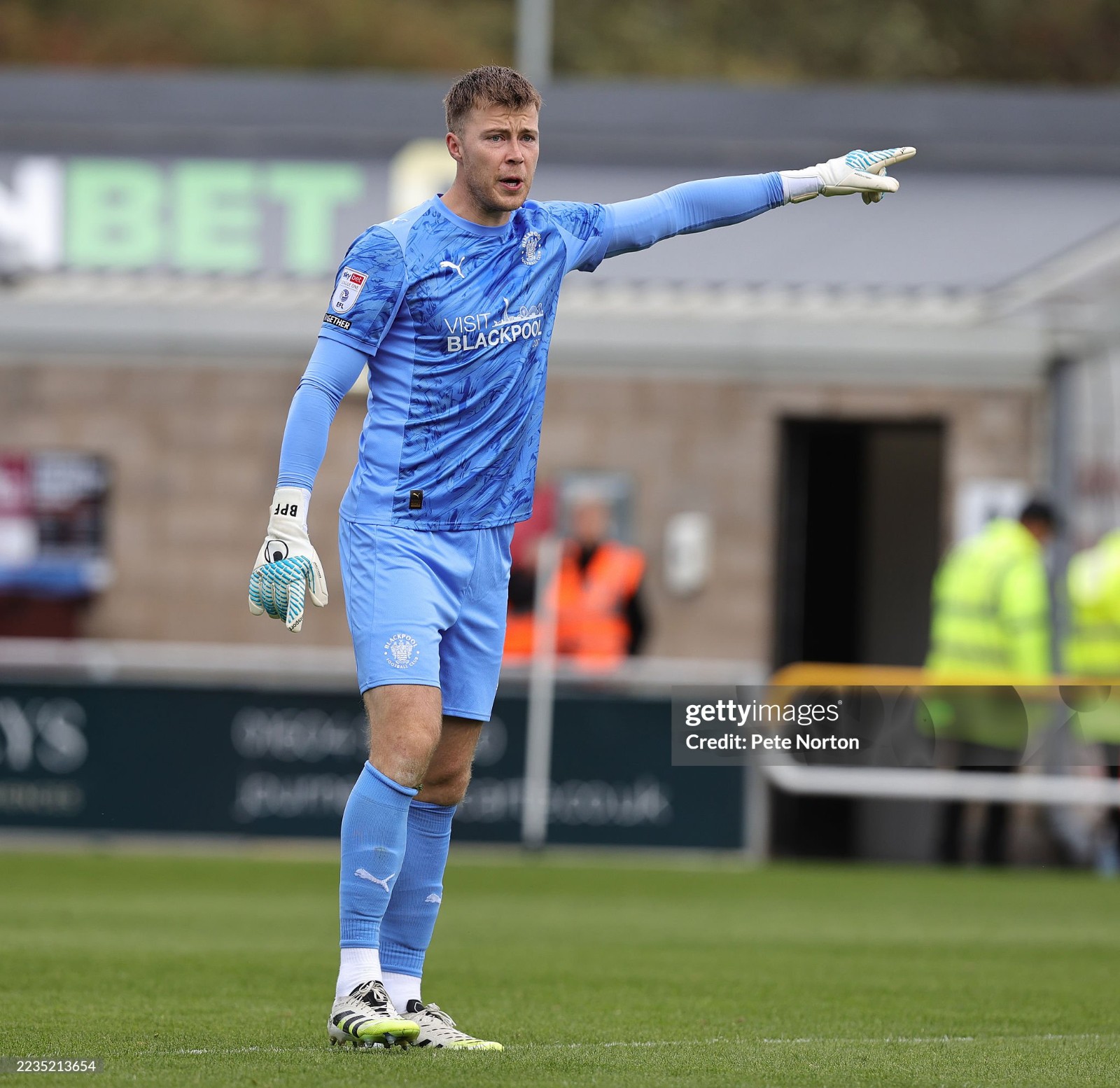 Blackpool 2025-26 GK 2 Kit