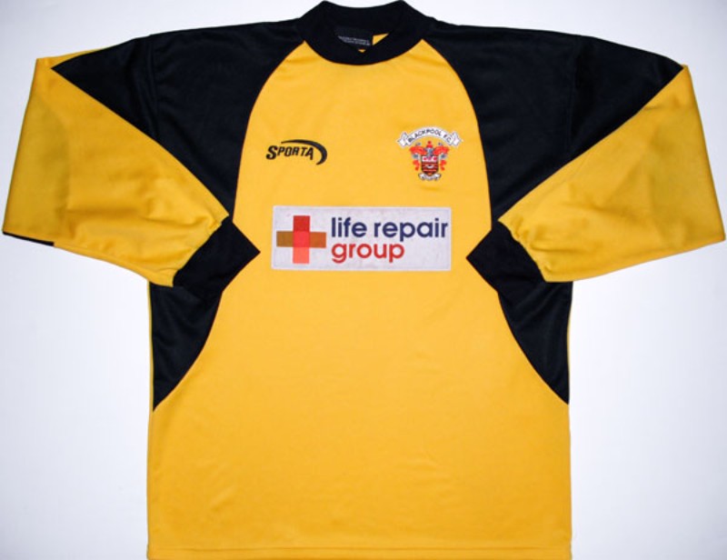 Blackpool 2003-04 GK 1 Kit