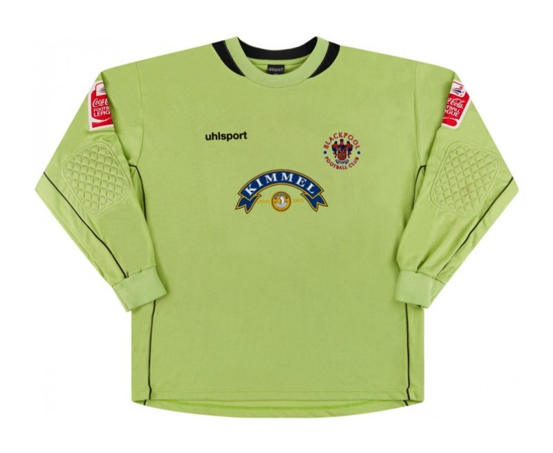 Blackpool 2005-06 GK 1 Kit