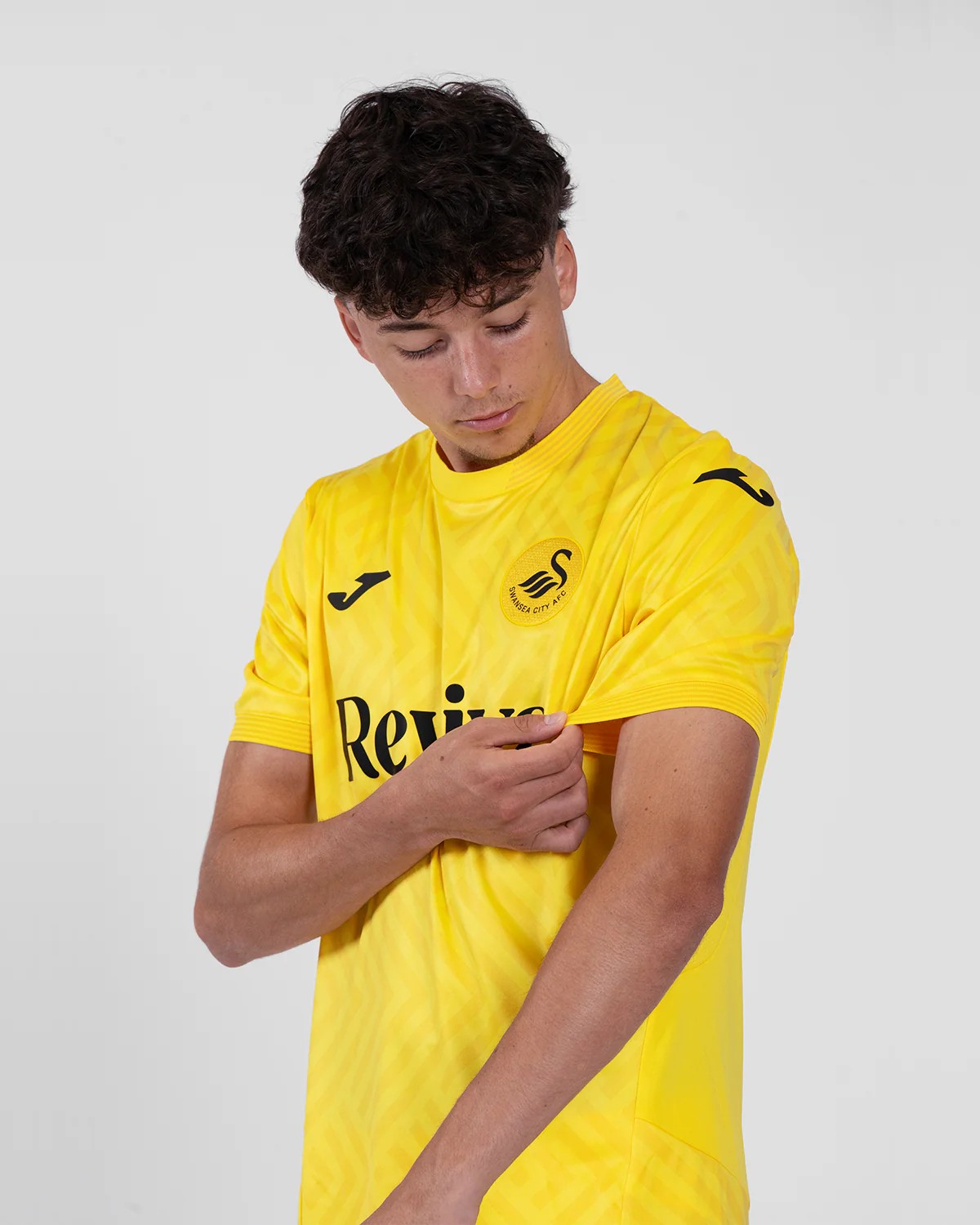 Swansea City 2025-26 GK 1 Kit