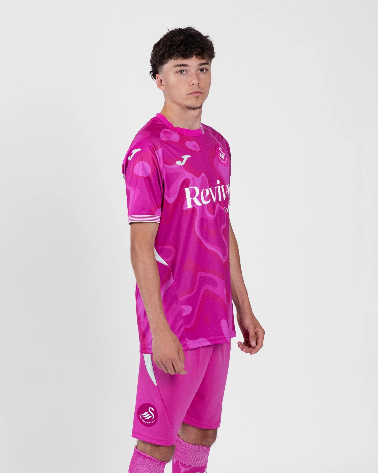 Swansea City 2025-26 GK 2 Kit