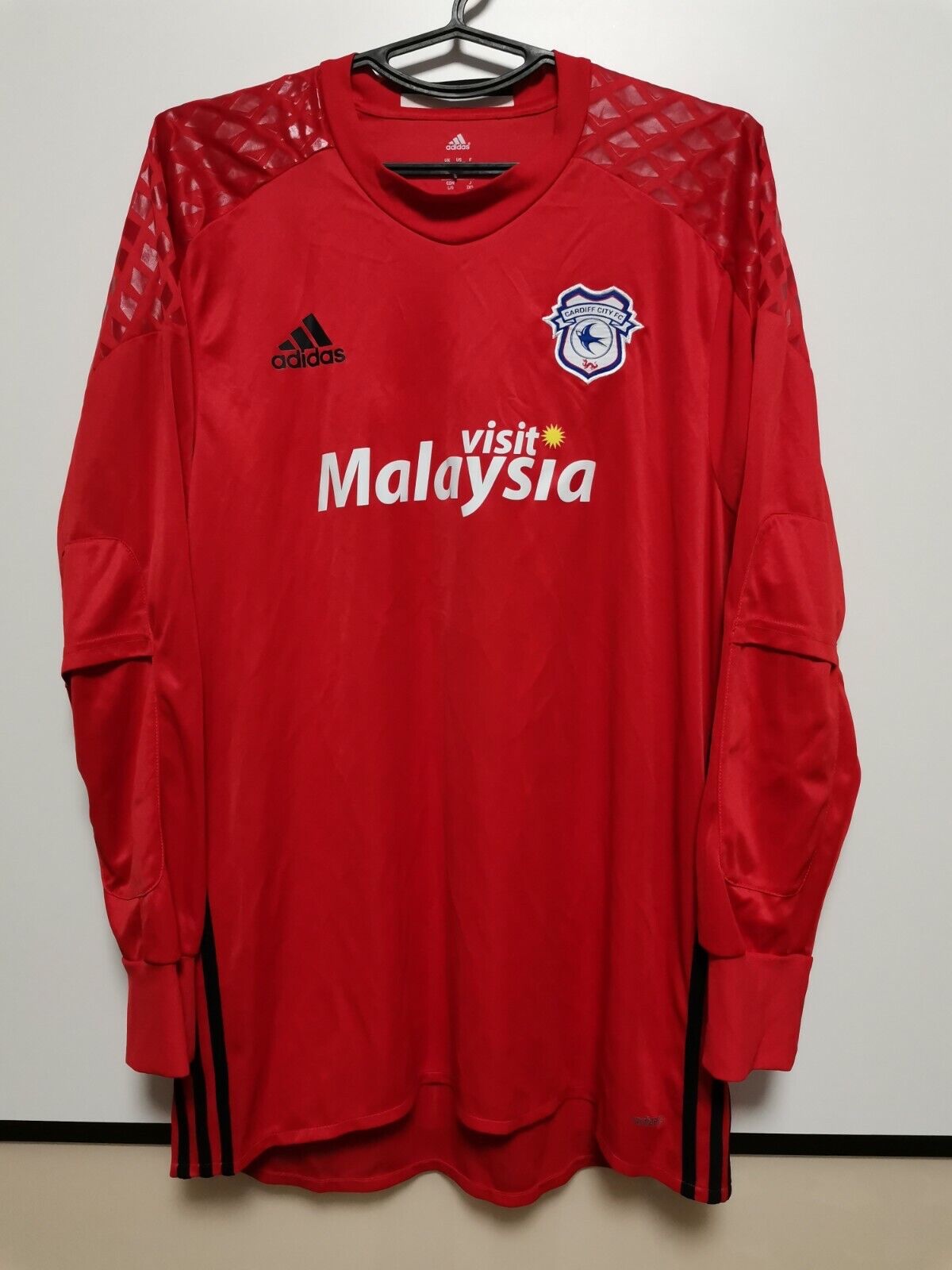 Cardiff City 2016-17 GK 1 Kit