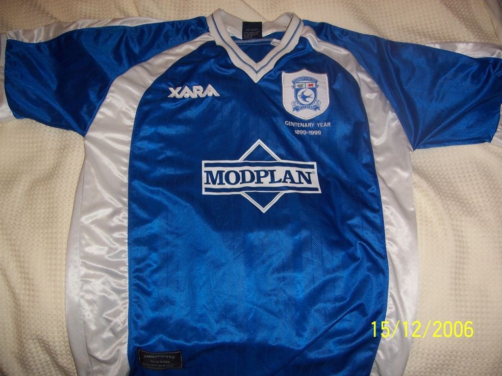 Cardiff City 1999-00 Home Kit