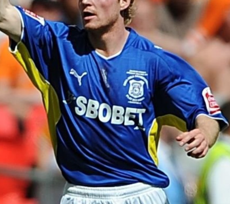 Cardiff City 2009-10 EFL Championship Play-Off Final Kit