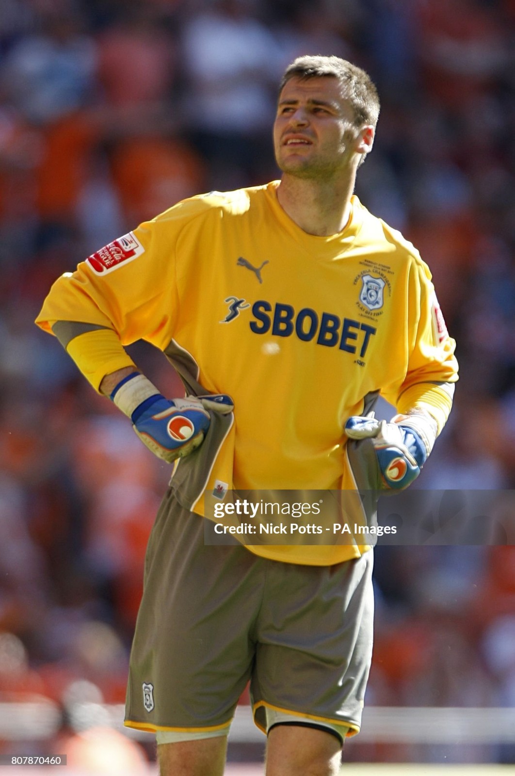 Cardiff City 2009-10 EFL Championship Play-Off Final GK Kit