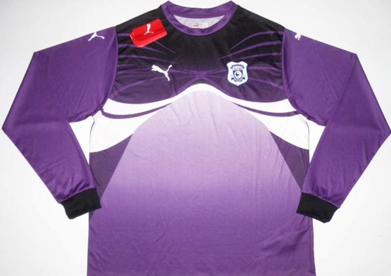 Cardiff City 2010-11 GK 1 Kit