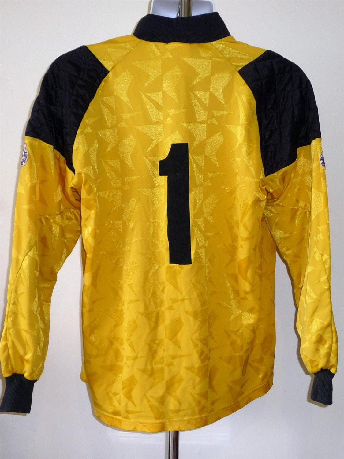 Brighton & Hove Albion 1993-94 GK 1 Kit