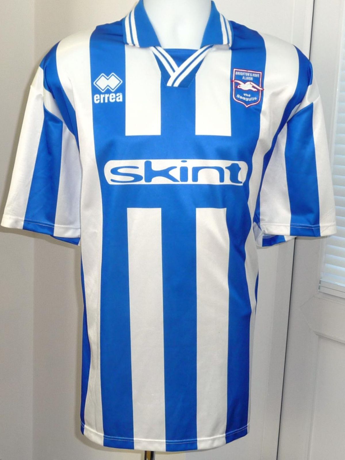 Brighton & Hove Albion 1999-00 Home Kit
