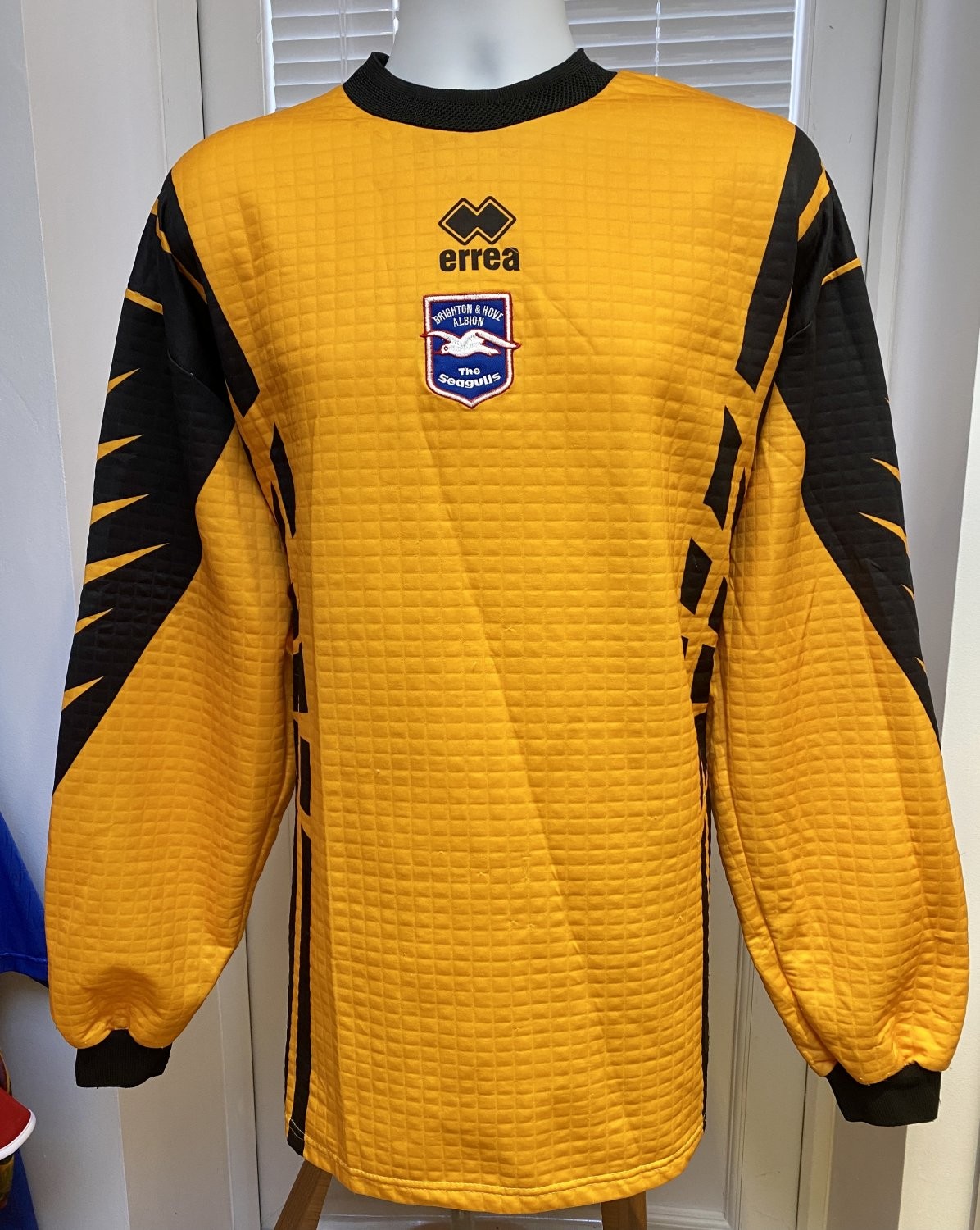 Brighton & Hove Albion 1999-00 GK 1 Kit